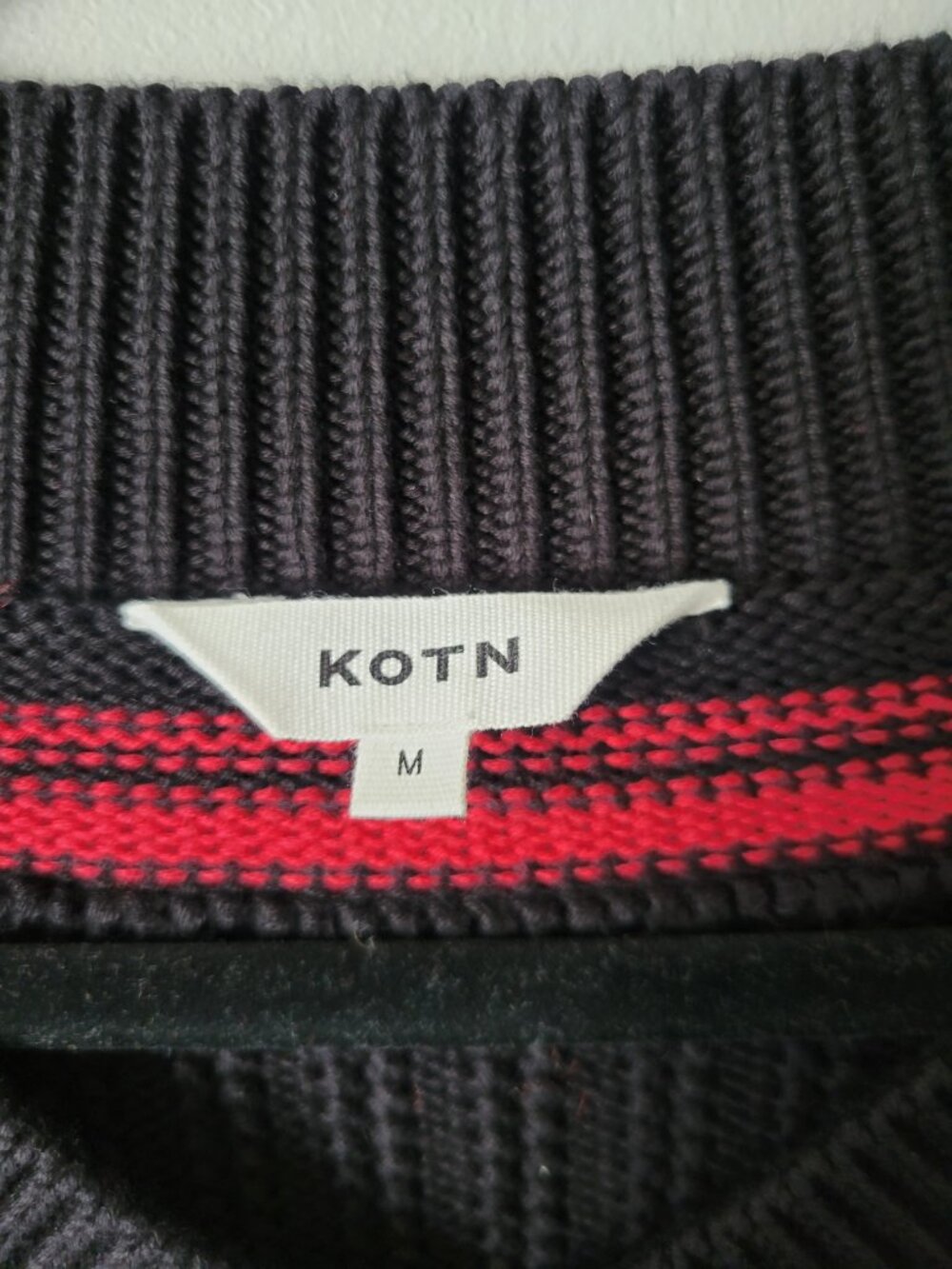 KOTN - Women's Nyala Sweater in Black/Fuchsia (M) - Picture 5 of 5